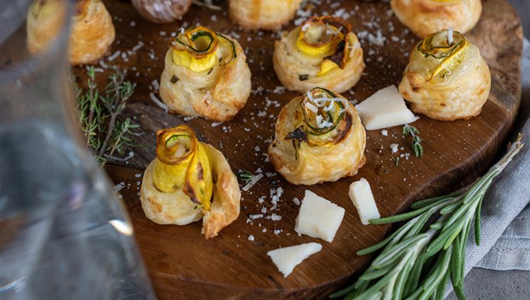 Courgette roosjes met geitenkaas