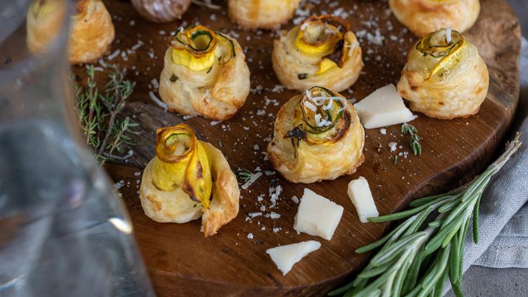 Courgette roosjes met geitenkaas