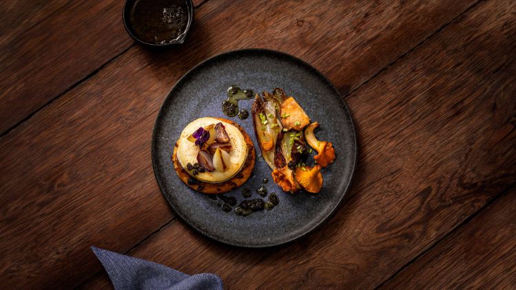 tartelette met gekonfijte sjalot en geitenkaas - 3840x2160px